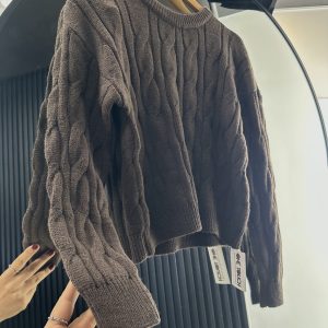 Sweter trenzado